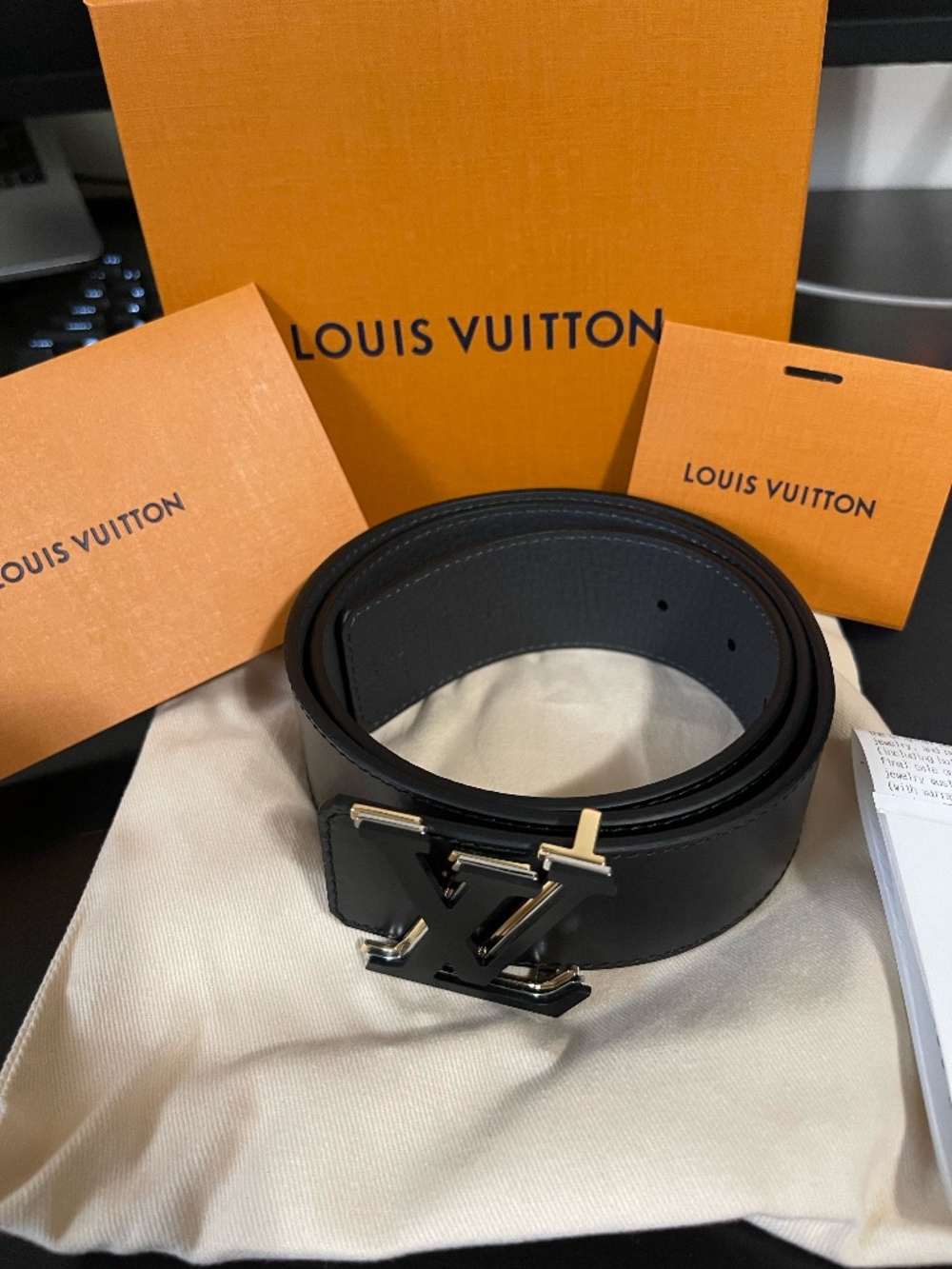 Authentic Louis Vuitton LV Initiales 40mm Reversible Belt